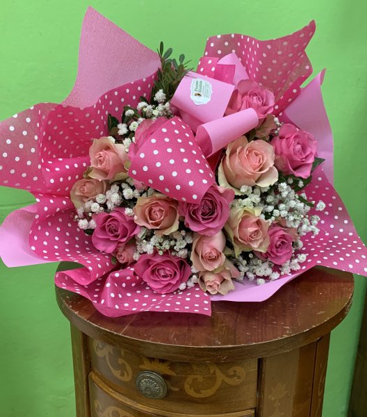 Bouquet n6 (prima di completare il pagamento, consultare il negozio per la disponibilità dei fiori)