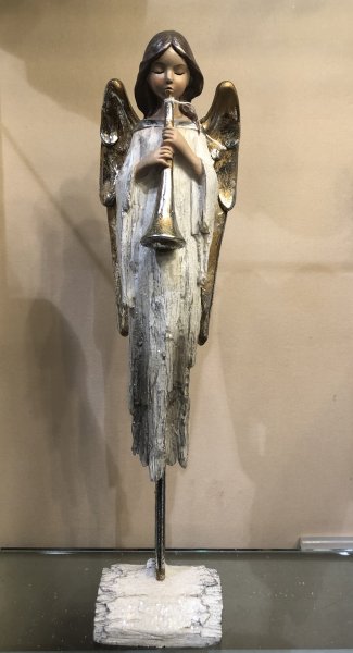 Statua di angelo che suona