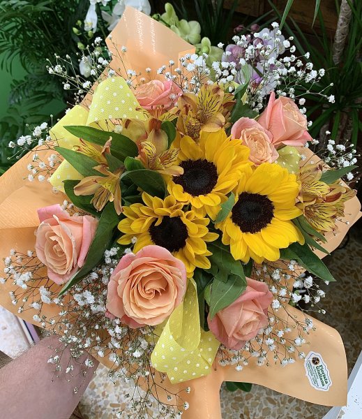Bouquet n11 (prima di completare il pagamento, consultare il negozio per la disponibilità dei fiori)