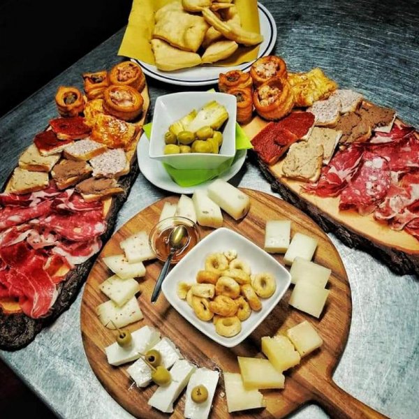 Apericena ricca con pasta fritta ( bottiglia di prosecco OMAGGIO 🍾 per due apericene)