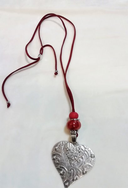 Collana ciondolo cuore e ceramica rossa