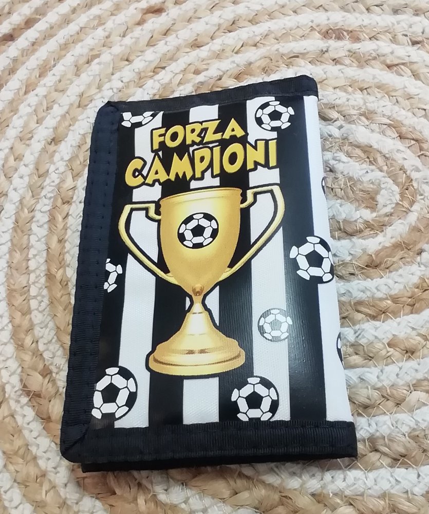 PORTAFOGLIO JUVENTUS BAMBINO - R.B. di Raffaella Bandini - Townforyou - Fai  acquisti e prenota eventi vicino a te