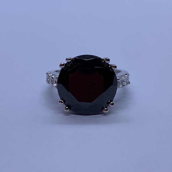 ANELLO IN ARGENTO CON PIETRA NERA