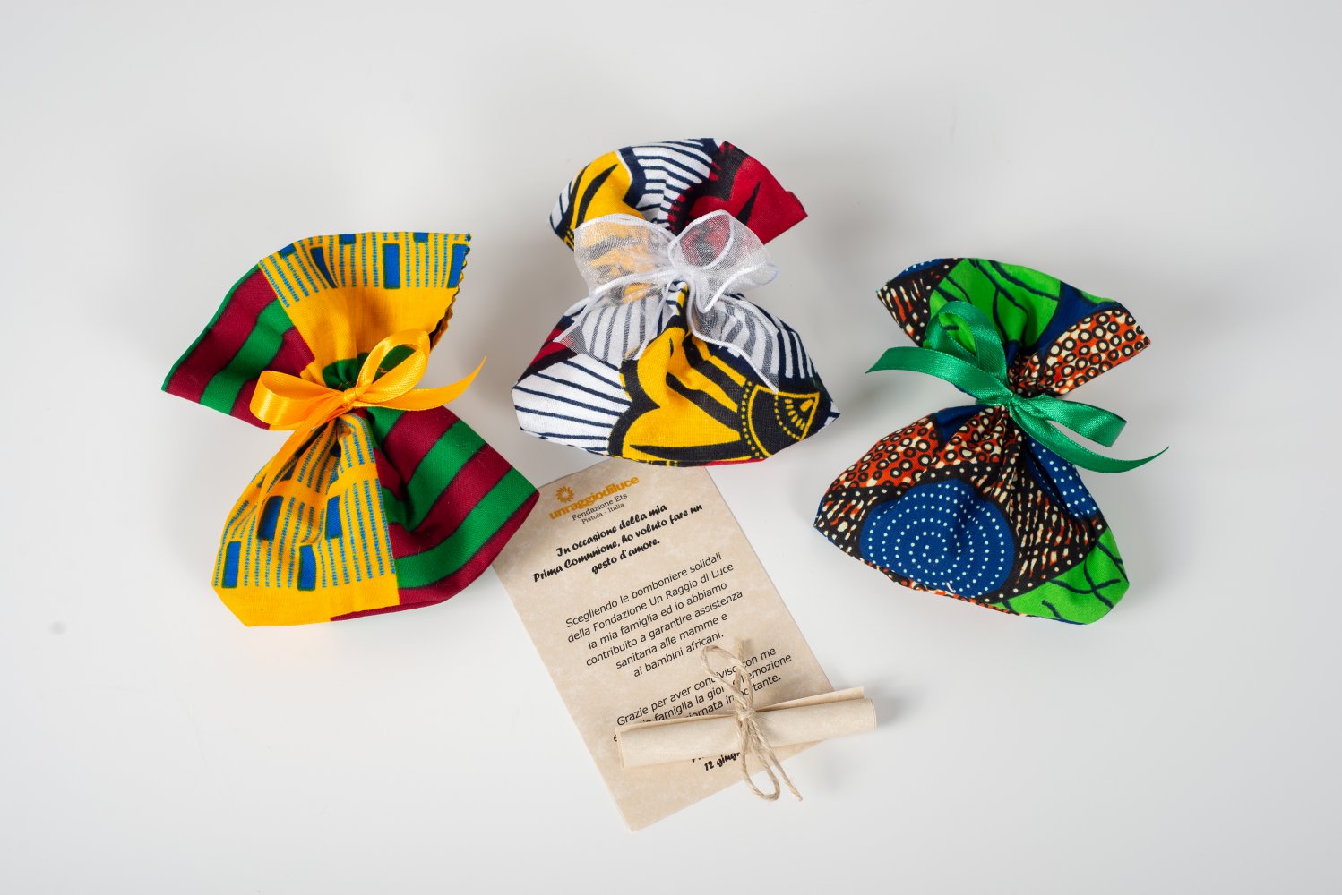 Sacchetti porta confetti in stoffa africana - Fondazione Un Raggio